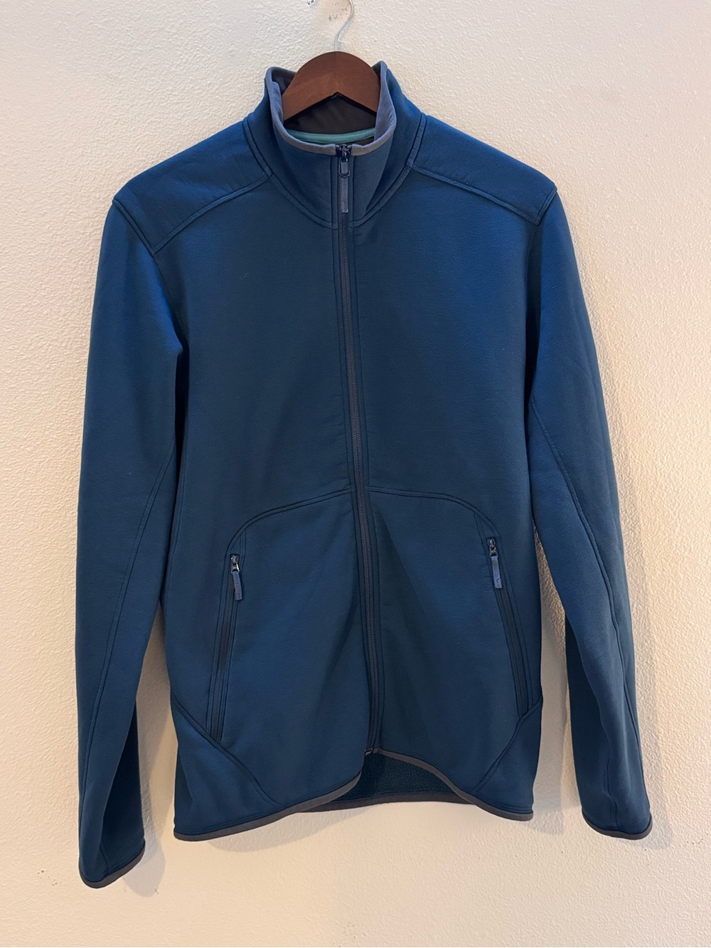 Arc'teryx Men's Deep Navy Full-Zip Jacket